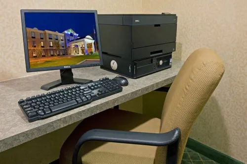 Holiday Inn Express & Suites Chester-Monroe-Goshen Photos