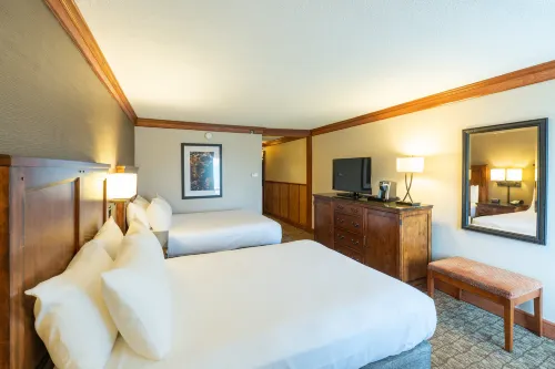 Crowne Plaza Lake Placid Rum Photos
