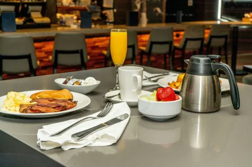 Toronto Marriott City Centre Hotel Dining Photos