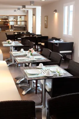Residhome Arcachon Plazza Dining Photos