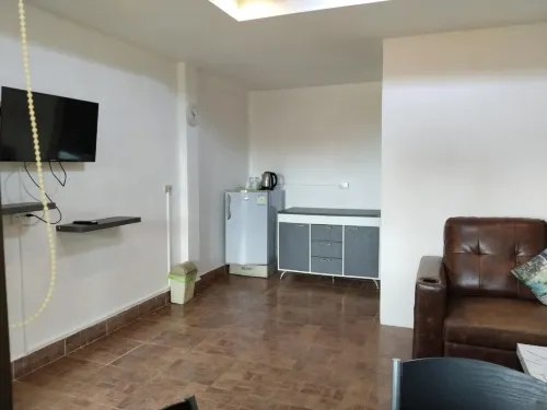 Phratamnak Inn - 100 Meter from Beach Zimmer Photos