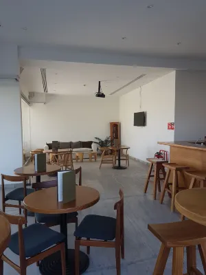 Amphora Hotel & Suites Питание Photos