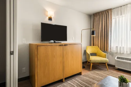 Oxford Suites Redding Photos