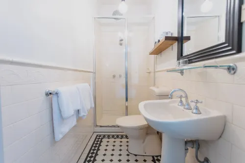 Yarra Valley Grand Hotel Rooms Photos