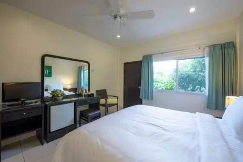 Lokal Phuket "Former K-Hotel" Photos