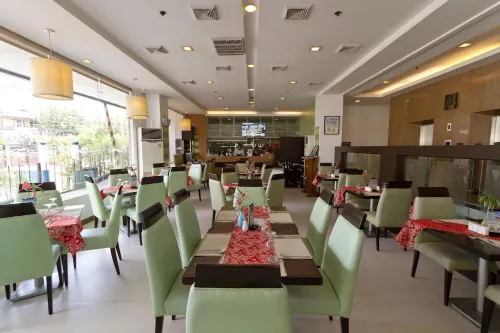 Alpa City Suites Hotel Restauration Photos