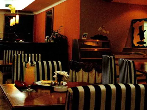 Nalendra Hotel Makanan Photos