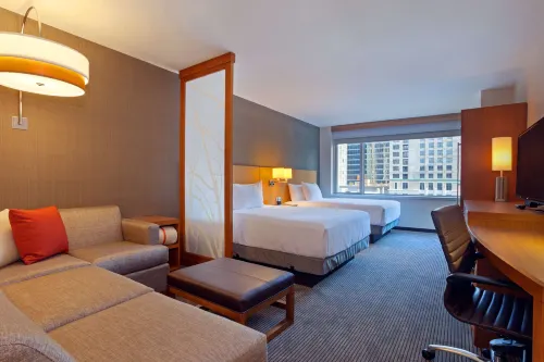 Hyatt Place Chicago River North Rooms Photos