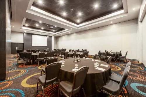 Radisson Hotel and Conf Centre London Heathrow Business Facilities Photos