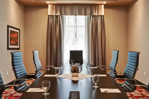 Hampton Inn by Hilton Chilliwack Business Photos