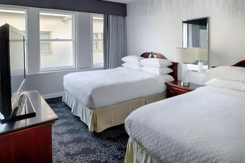 Embassy Suites by Hilton Portland Downtown Huoneet Photos