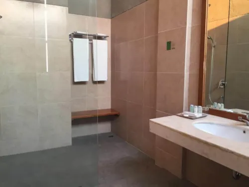 Luwansa Beach Resort Kamar Photos