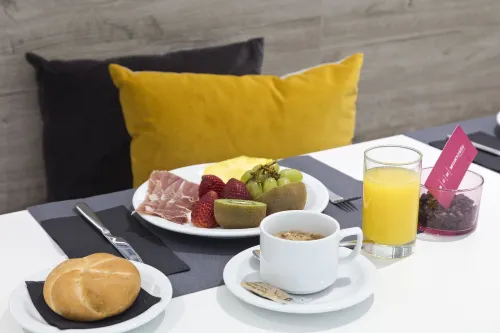 Aparthotel BCN Montjuic Dining Photos