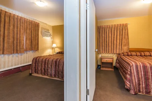 Canadas Best Value Inn Chinook Station Rooms Photos