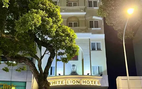 White Lion Hotel Exterior Photos
