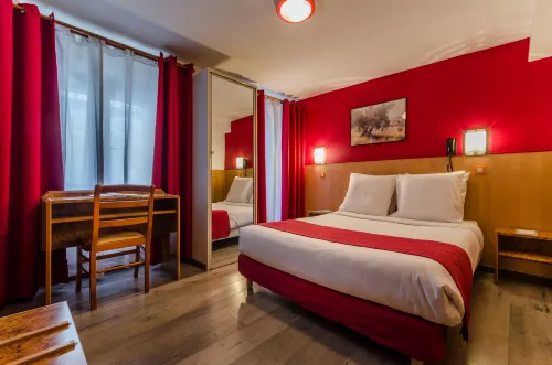 Nord Est Hotel - Paris Photos