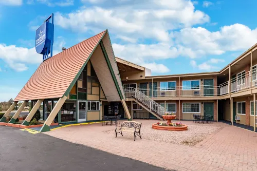 Americas Best Value Inn and Suites Flagstaff Exterior Photos