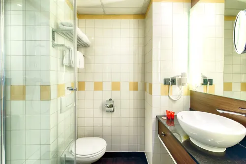 Leonardo Hotel Amsterdam City Center Zimmer Photos