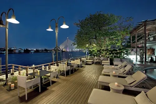 Riva Surya Bangkok À proximité de l'hôtel Photos