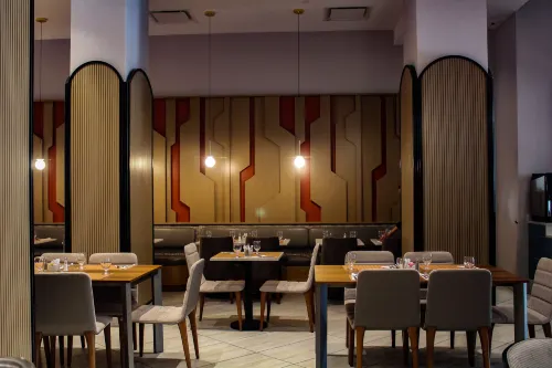 Double Tree by Hilton New York Times Square South Restauration Photos