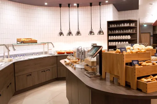 Hampton by Hilton Regensburg Restauration Photos