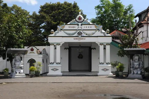 Burza Hotel Yogyakarta Eksterior Photos
