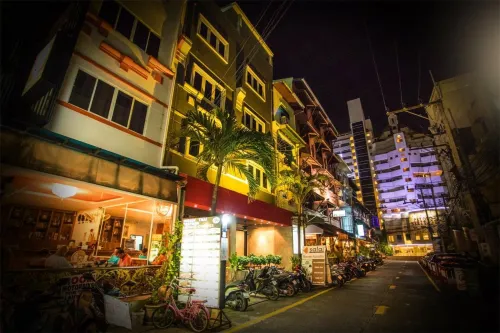 Sino House Patong Esterni Photos