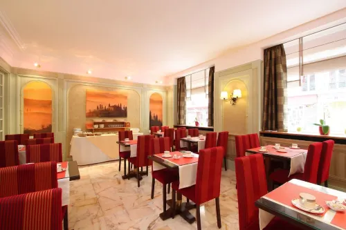 Relais du Pré Dining Photos