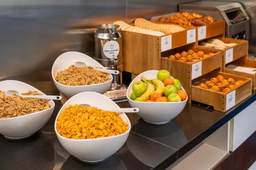 Holiday Inn Express Cambridge-Duxford M11, Jct.10 Dining Photos