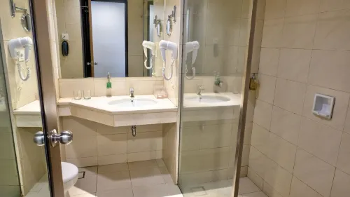 CLARO HOTEL MAKASSAR Kamar Photos