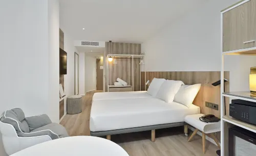 Innside by Meliá Calviá Beach Kamar Photos
