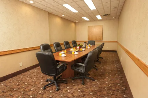 Travelodge Hotel by Wyndham Saskatoon Espaces Affaires Photos