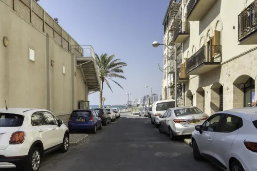 Seaside Escape with Blissful Balcony and Mamad by Sea N' Rent À proximité de l'hôtel Photos