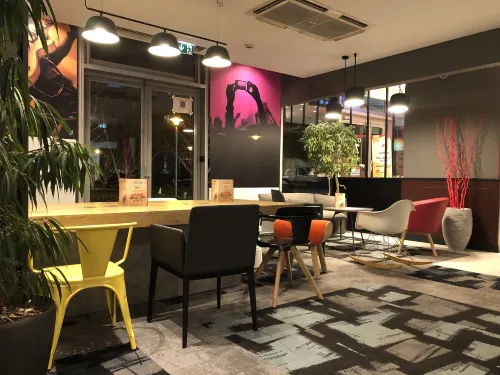 Hôtel Ibis Lyon Caluire Cité Internationale Espaces publics Photos