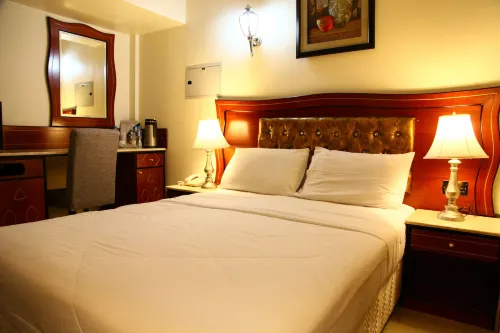 Saffron Hotel Rooms Photos