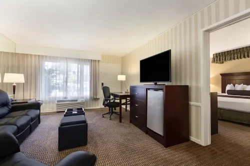 Best Western Plus Carriage Inn Rooms Photos