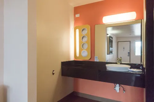 Motel 6 Brownsville, TX North Rooms Photos
