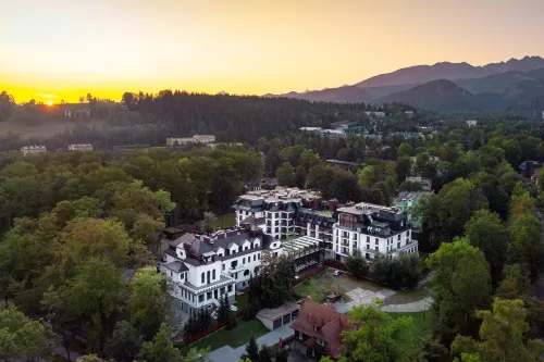 Nosalowy Park Hotel & Spa Рядом с отелем Photos
