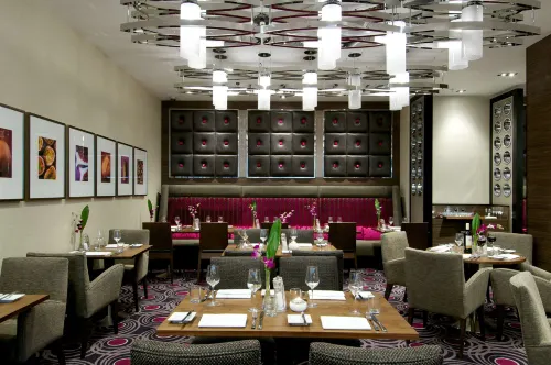 DoubleTree by Hilton London Victoria Dining Photos