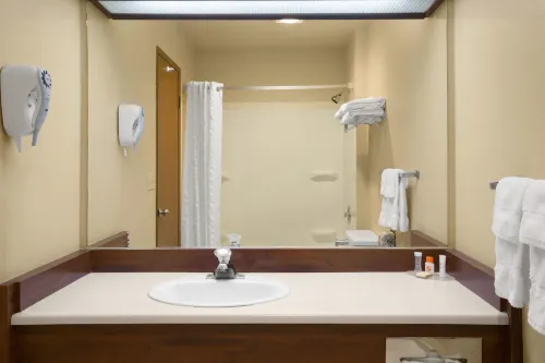 Ramada by Wyndham Jersey City Photos