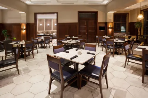 Sheraton St. Paul Woodbury Hotel Restauration Photos