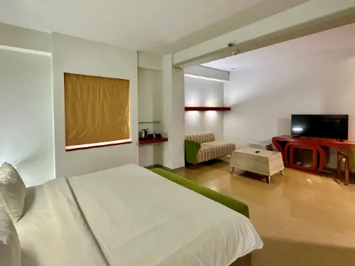 Sparks Life Jakarta, ARTOTEL Curated Kamar Photos