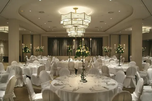 InterContinental Chantilly Chateau Mont Royal Business Facilities Photos