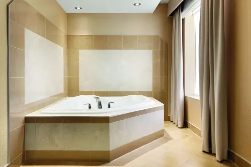 Hilton Garden Inn Niagara-on-The-Lake Photos
