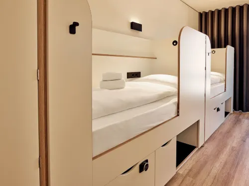 Schwabinger Wahrheit by Geisel Rooms Photos