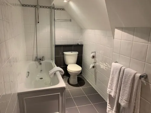 Barons Court Hotel Walsall Rooms Photos