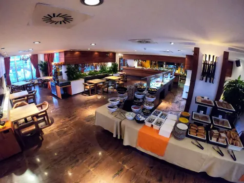Hotel Apartamentos Bajondillo Dining Photos
