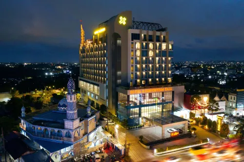 Platinum Hotel & Convention Hall Balikpapan Eksterior Photos