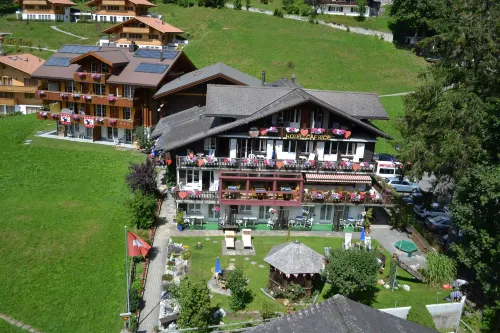 Hotel Caprice - Grindelwald Exterior Photos
