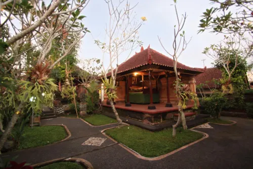 Omah D'Taman Hotel by EPS Eksterior Photos